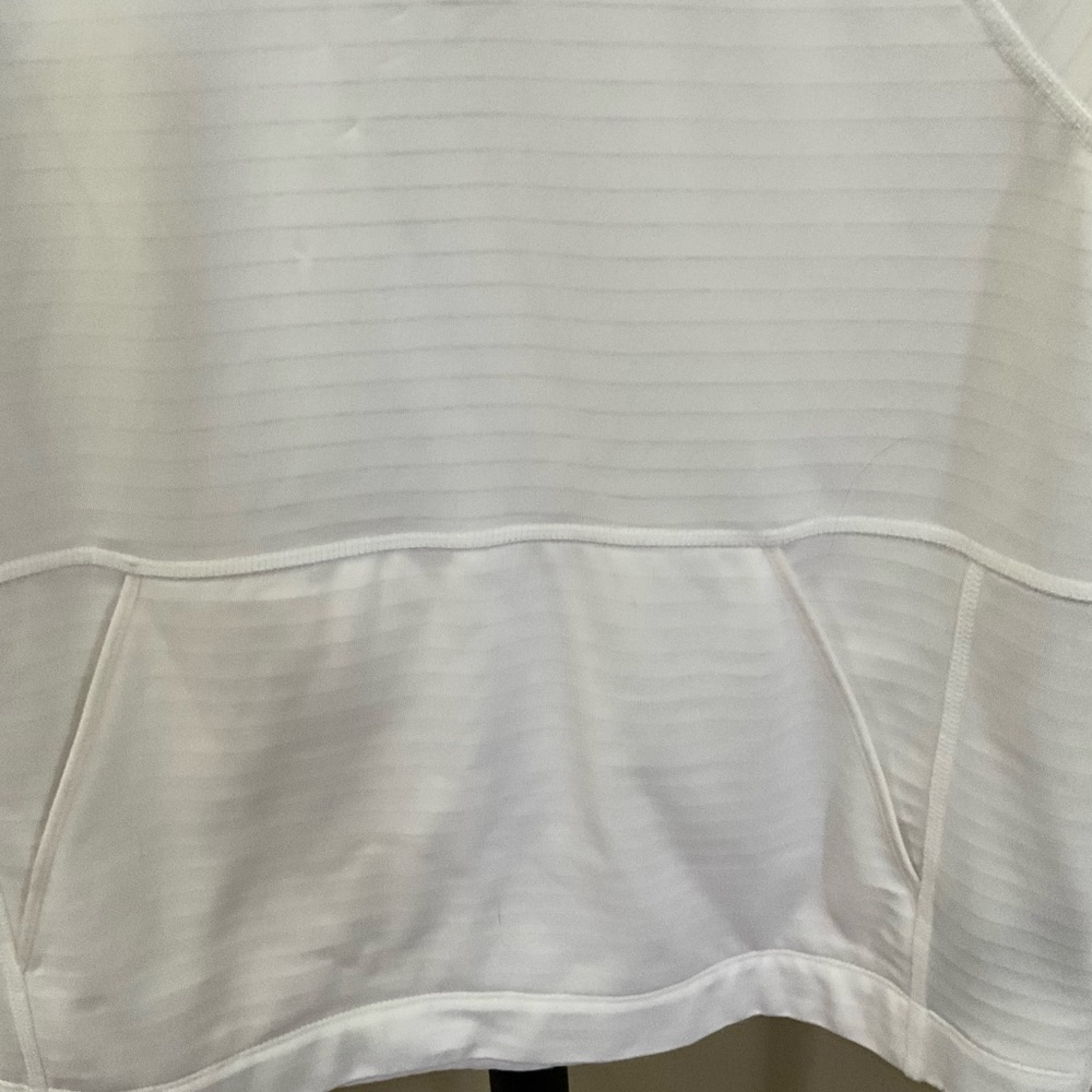 The North Face White Hoodie - Picture 5 of 5